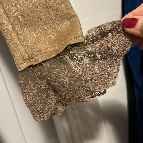 Camel Lace Jacket - Picture 5 of 6